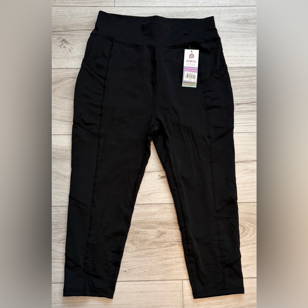 NWT Women’s XL PopFit Black Pocketed Capris